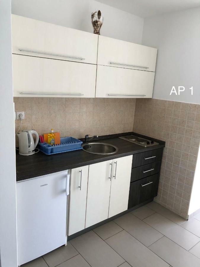 Apartments Zora Rogoznica  Luaran gambar